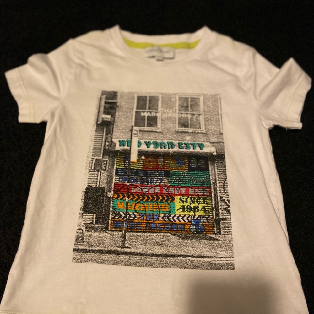 Authentic marc Jacob tshirt great condition size 4